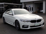 BMW在庫保有台数常時100台以上!ご来店の際はBMW本店(厚木市下荻野140-1)にご来店ください!弊社自慢の全天候型ショールーム!BMW在庫保有台数常時100台以上ございます!