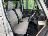 運転席シート廻りは使用感も少なく、良好な状態となっています。丁寧に使われていたことがよくわかりますね。