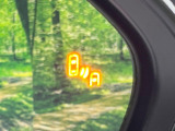 【ブラインドスポットモニター】走行中、ドアミラーの死角になりやすい箇所に後続車が接近するとサイドミラーのレンズに警告を表示!ドライバーに注意喚起をしてくれます。