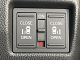 【両側パワースライドドア】スマートキーや運転席のスイッチで後席両側スライドドアの開閉が可能♪電動だから力を入れてドアを開ける必要が無く、小さなお子様でも簡単に開け閉めでき快適です♪