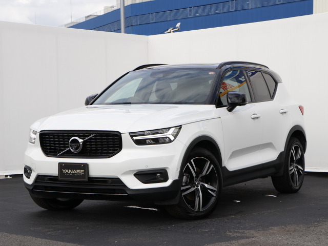 XC40 B4 AWD Rデザイン 4WD 