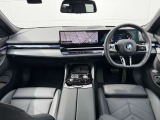 BMW Premium Selection 江戸川は、約20台の展示スペースがあり、常時新車拠店より厳選された認定中古車が続々と入庫しております。