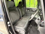 運転席シート廻りは使用感も少なく、良好な状態となっています。丁寧に使われていたことがよくわかりますね。