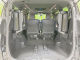 普段のお買い物や通勤、送迎等に十分な荷室スペースを確保しております。セカンドシートを倒すと、大きな荷物の積載も可能です♪