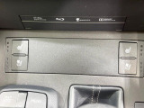 【シートベンチレーション】夏場は涼しい風でお尻や背中の熱やムレを防ぎ、冬はエアコンよりも早く温まってポカポカに!季節を問わず快適に過ごせます。