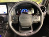 【純正革巻きステアリング】上質な革を使用することで、手にしっかり馴染みとても運転しやすいハンドルです♪