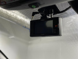 【ドライブレコーダー】映像・音声などの運転中の記録を残します。事故などを起こした起こされた時の証拠になりえますので、もしも時でも安心ですね。