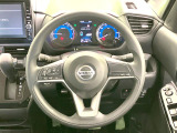 【ステアリングスイッチ】運転中、前方から目線をそらすことなく、オーディオ等の操作が可能な便利機能!安心&快適なドライブを演出してくれます♪