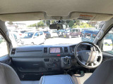車内も広々としており、落ち着いた配色のインテリアで上質な空間となっております☆