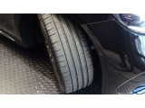 メルセデスの認定中古車「サーティファイドカー」では、万一お車が故障した場合も、ご購入後1年間もしくは2年間※は走行距離にかかわらずメルセデス・ベンツ正規サービスネットワークで無料修理いたします