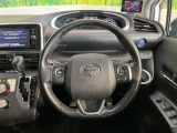 【純正革巻きステアリング】上質な革を使用することで、手にしっかり馴染みとても運転しやすいハンドルです♪