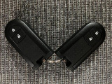 【キーフリーシステム】電子キーをポケットやカバンに入れて携帯しているだけでドアの開け閉めやエンジンのON/OFFが出来ます☆ また、イモビライザー機能も備わっていますので盗難対策もバッチリです☆