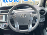インテリアに合わせたデザインのステアリングは、運転される方のことも考え、運転しやすい形状、大きさです。是非一度、実際に触ってお確かめください。