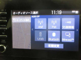 ディスプレイオーディオを装備。スマホとクルマをつなぐことで、これまでのナビに加えて、いろんなサービスが楽しめます。
