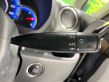 【オートライト】周りの明るさに応じて自動でヘッドライトの点灯・消灯ができる機能です!ライトの付け忘れ・消し忘れなどが無くなり、雨の日や夕方の走行も安心!トンネル通過時も便利ですね♪