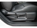 運転席リクライニング+シート上下アジャスターレバーです。運転席シートの調節ができます。