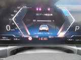 ◆インスツルメント・パネルのエレガントなデザインは、BMW特有の水平ラインで構成され、室内空間に端正な印象をもたらします。人間工学に基づいてレイアウトされた重要な操作系統は、直観的な操作が可能です◆