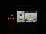 バックモニターを装備しています。車庫入れ時等に車両後方が確認出来るのでとても便利です。
