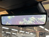 【デジタルインナーミラー】後席の大きな荷物や同乗者で後方が確認しづらい時でも安心!カメラが撮影した車両後方の映像をルームミラー内に表示。クリアな視界で状況の確認が可能です!