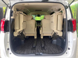 普段のお買い物や通勤、送迎等に十分な荷室スペースを確保しております。セカンドシートを倒すと、大きな荷物の積載も可能です♪