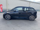 日本の軽自動車と同等サイズで車幅だけが広い感じです。
