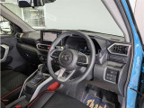 見通しのよいすっきりとした視界で、誰でも運転しやすいです。運転のしやすさは疲れにくさにも繋がりますよ♪