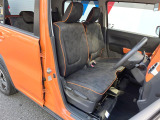 運転席シート廻りは使用感も少なく、良好な状態となっています。丁寧に使われていたことがよくわかりますね。