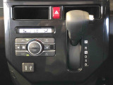 温度を設定すれば、自動で車内の温度管理をしてくれる優れものです♪ATミッションで運転楽々