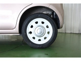 当社の経験豊かなメカニックが、納車前に法定点検整備を行います。安全安心の中古車にお乗りいただけます。後のアフターメンテナンスもお任せください。