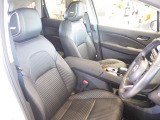 運転者にとっては日々使用することとなる運転席です。運転席が快適だと運転に集中することができますね。