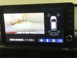 リバースギアに入れるだけで後方の表示へ切り替わります。夜間や雨の日の駐車も楽になりますよ。
