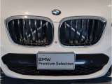 BMW代表的な特徴のキドニーグリル。BMWのすべてのモデルに採用され、BMWらしさを強調しております。