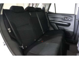 後席シートが6:4に分割となり乗車スペースも確保しながら長い荷物も積み込めます!