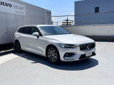 対向車や先行車を検知した場合、それらの車両のドライバーを眩惑する照射光の大部分を自動的にカットするため、常にハイビームのままで走行可能です