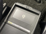【ワイヤレス充電器(Qi)】走行中にスマートフォンをワイヤレスで充電できます!