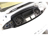 3.4L 水平対向6気筒DOHC、350ps/39.8kgm、全長×全幅×全高mm 4491×1808×1303mm、車両重量 1430kg