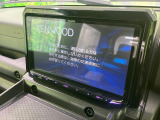 【大画面ナビ】人気の大型9インチナビを装備。存在感のある大画面はインパクト大!ナビ利用時のマップ表示は見やすく、テレビやDVDは臨場感がアップ!いつものドライブがグッと楽しくなります♪