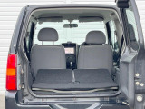 普段のお買い物や通勤、送迎等に十分な荷室スペースを確保しております。セカンドシートを倒すと、大きな荷物の積載も可能です♪