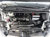 車にとって、とても大切な部分のエンジンルーム。綺麗に清掃済みで安心です。