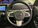インテリアに合わせたデザインのステアリングは、運転される方のことも考え、運転しやすい形状、大きさです。是非一度、実際に触ってお確かめください。