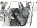 見通しのよいすっきりとした視界で、誰でも運転しやすいです。運転のしやすさは疲れにくさにも繋がりますよ♪