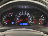 【メーターまわり】ドライバーから見やすい位置にあって安全運転に寄与します。メーターも見やすくてシンプルなデザインになっております。