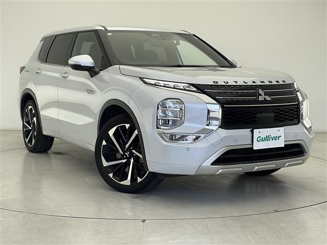 アウトランダー PHEV 2.4 P 4WD 本革シート