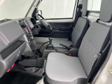 【車内ルームクリーニング済】専門スタッフにより車内はきれいにルームクリーニングを行っております。