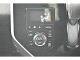 お好きな温度に設定すれば自動的に温度を調節、車内を快適空間に仕上げてくれます。
