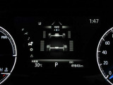 運転席のメータパネル類は常に視界に入る場所ですので、大事なチェックポイントです。ぜひ実際にご乗車ください。