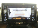 バックモニター付なので後退時に後方が見えるので安心。 車は構造上、死角がたくさんなので万が一を考えると必須ですね。 あくまで補助の為の装備、バックは目視で確認する事が重要ですよ。