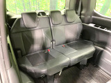 3列目シートはもちろん状態良好☆大人でもゆったりと座って頂けますので、大人数でのお出かけもラクラクです♪ご家族で、気の知れた仲間で、ドライブに行くのが楽しみですね♪