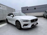 対向車や先行車を検知した場合、それらの車両のドライバーを眩惑する照射光の大部分を自動的にカットするため、常にハイビームのままで走行可能です