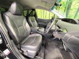 運転席シート廻りは使用感も少なく、良好な状態となっています。丁寧に使われていたことがよくわかりますね。